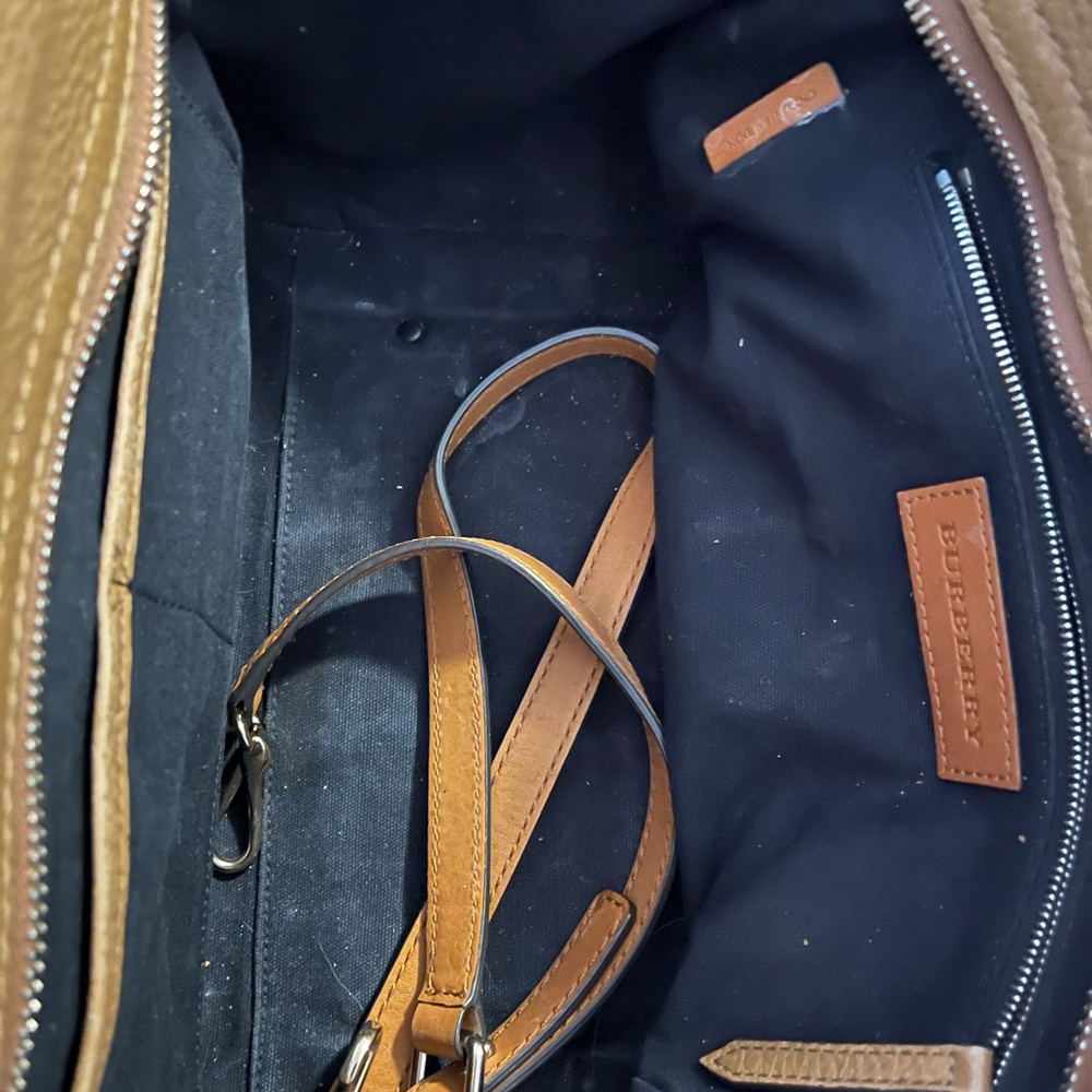 Burberry Brown Leather Satchel with Classic Design - Picture 9 of 9